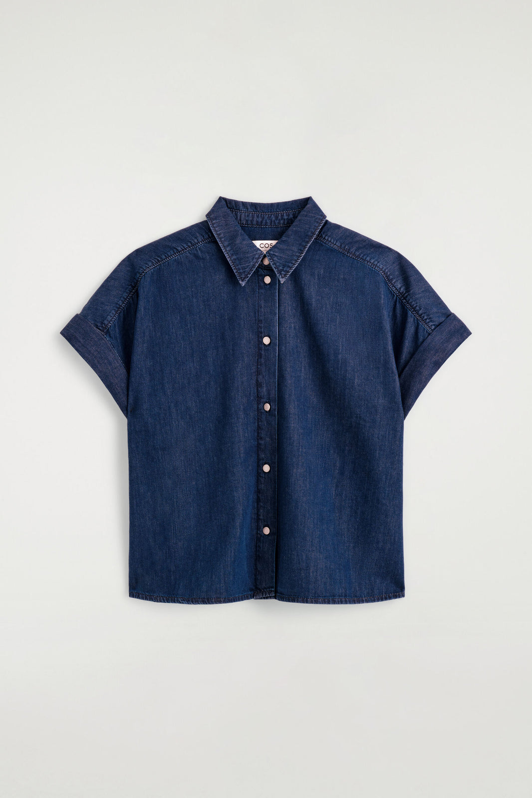 CAMISA DE MEZCLILLA DE MANGA CORTA - AZUL OSCURO | DescriptiveStillLife