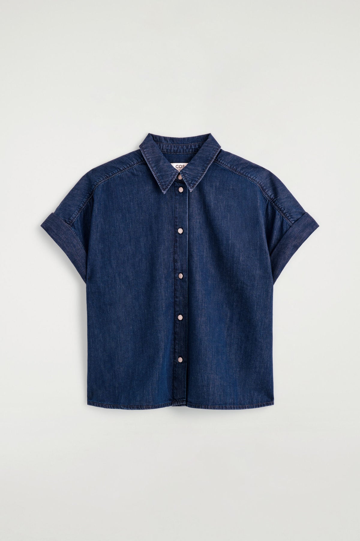 CAMISA DE MEZCLILLA DE MANGA CORTA - AZUL OSCURO | DescriptiveStillLife