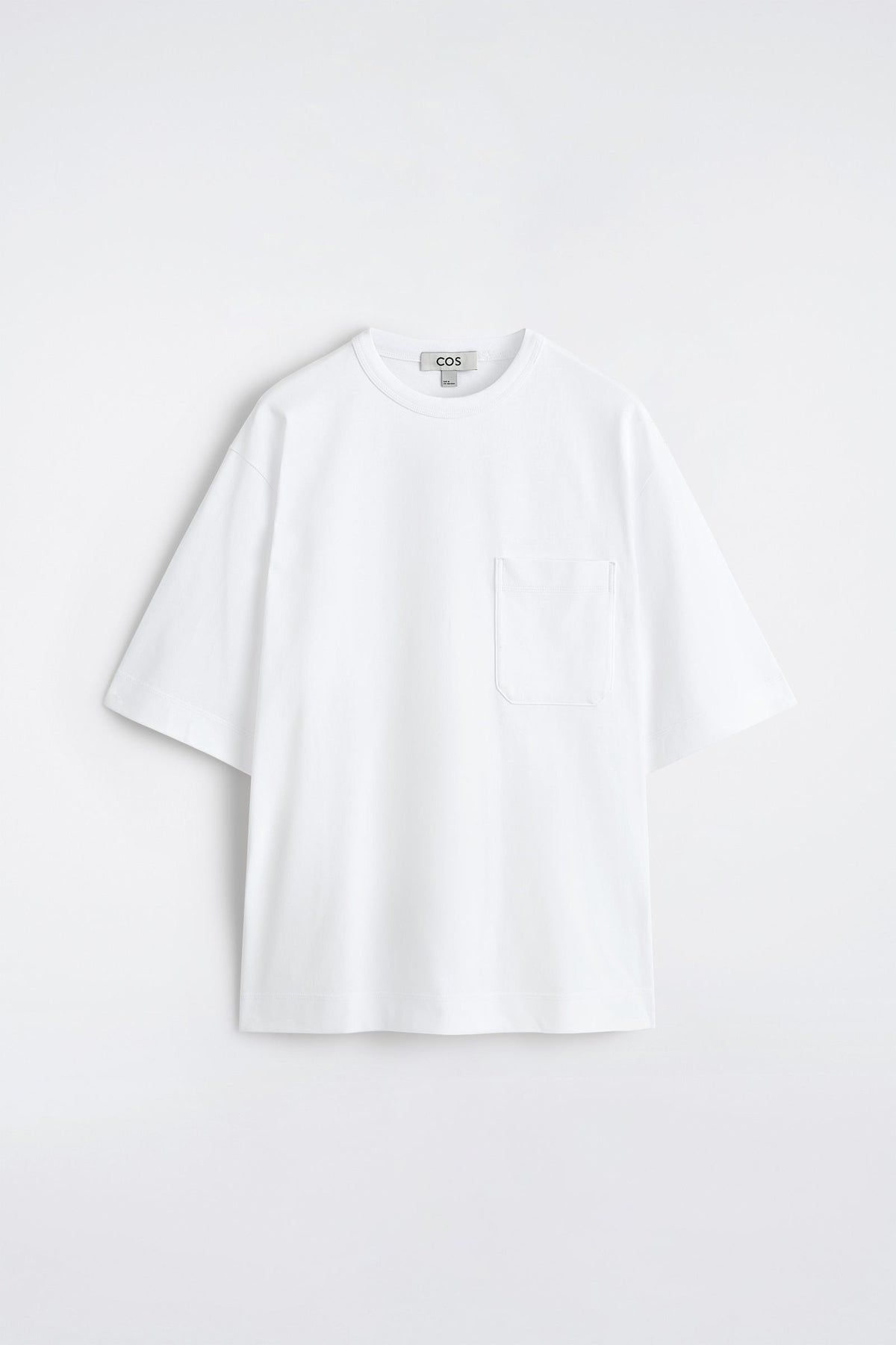CAMISETA OVERSIZE CON BOLSILLOS - BLANCO | DescriptiveStillLife