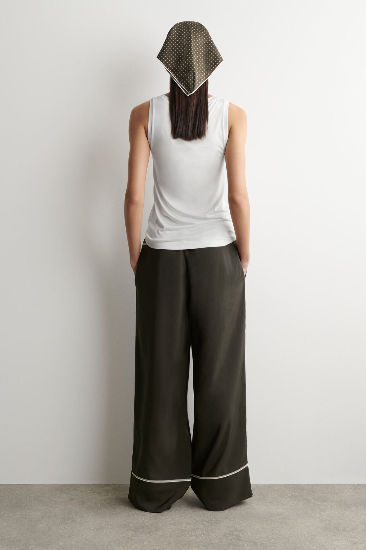 PANTALONES DE PIERNA RECTA CON CONTRASTE - VERDE OSCURO