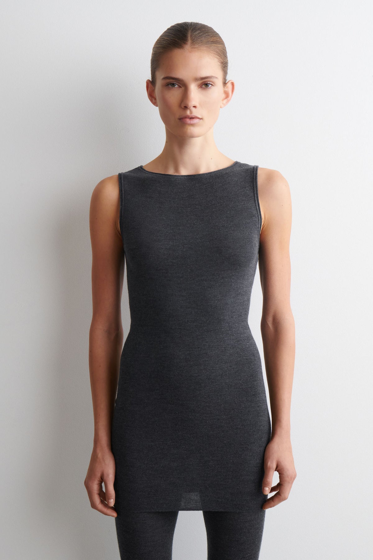 VESTIDO MINI DE LANA MERINO SIN COSTURAS - GRIS JASPEADO - StillMedia/Lookbook