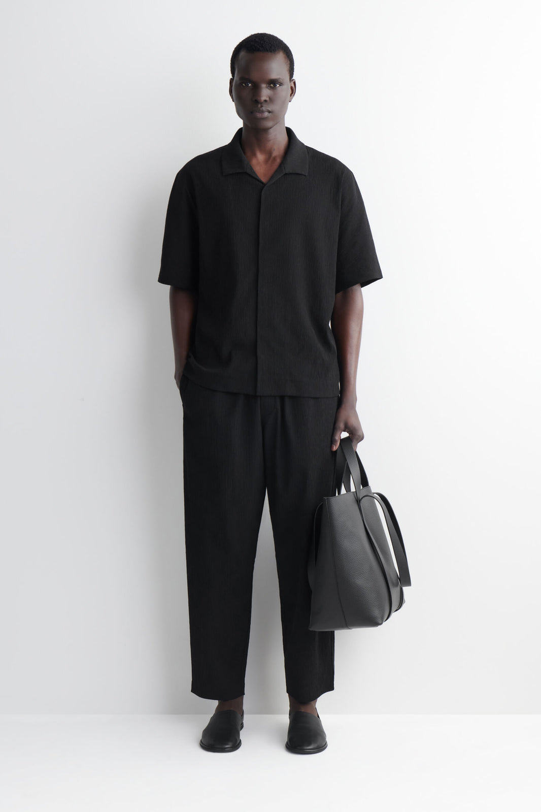CAMISA DE ALGODÓN ARRUGADO - NEGRO