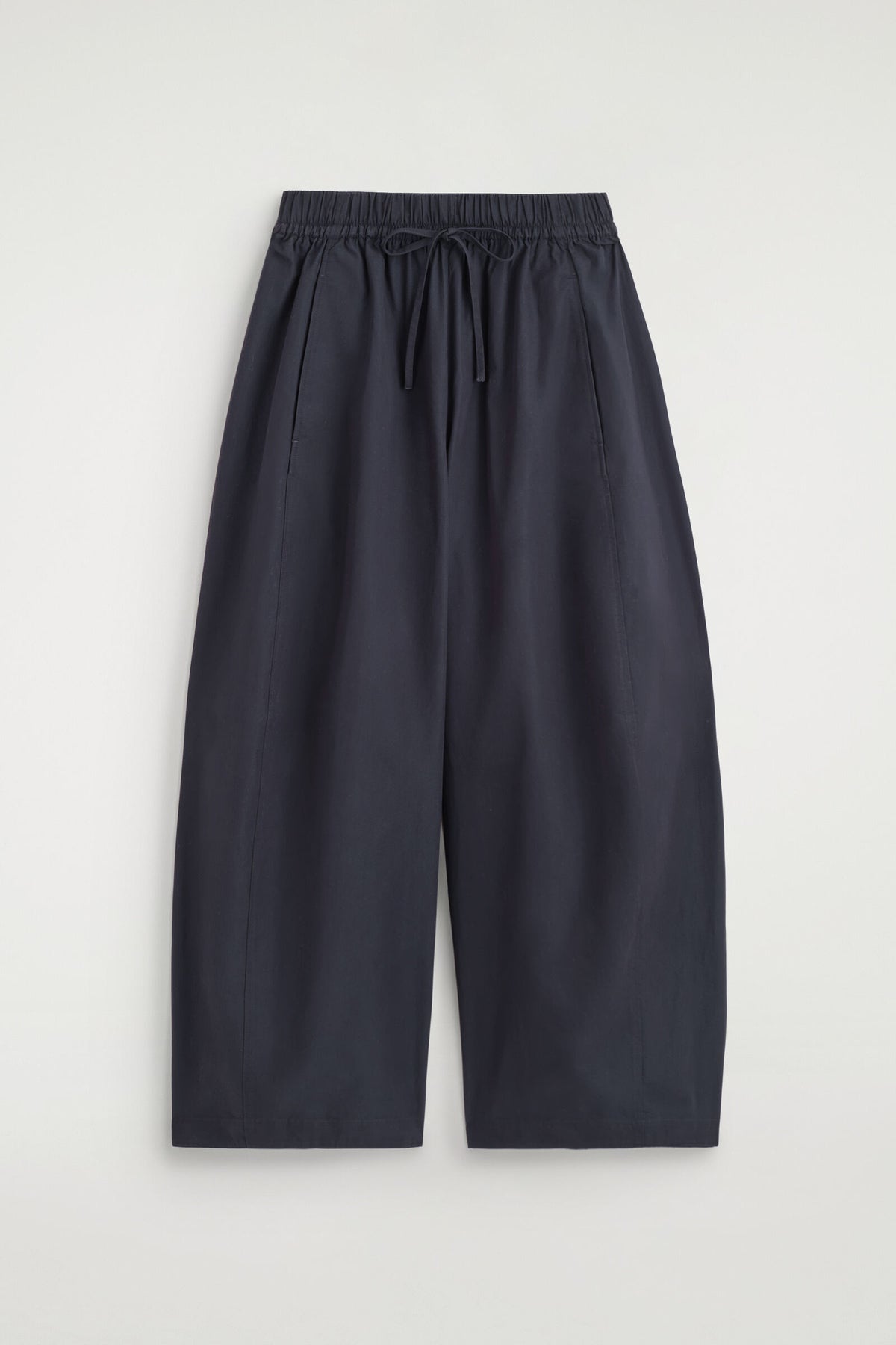 PANTALONES ELÁSTICOS DE PIERNA BARREL - AZUL MARINO | DescriptiveStillLife
