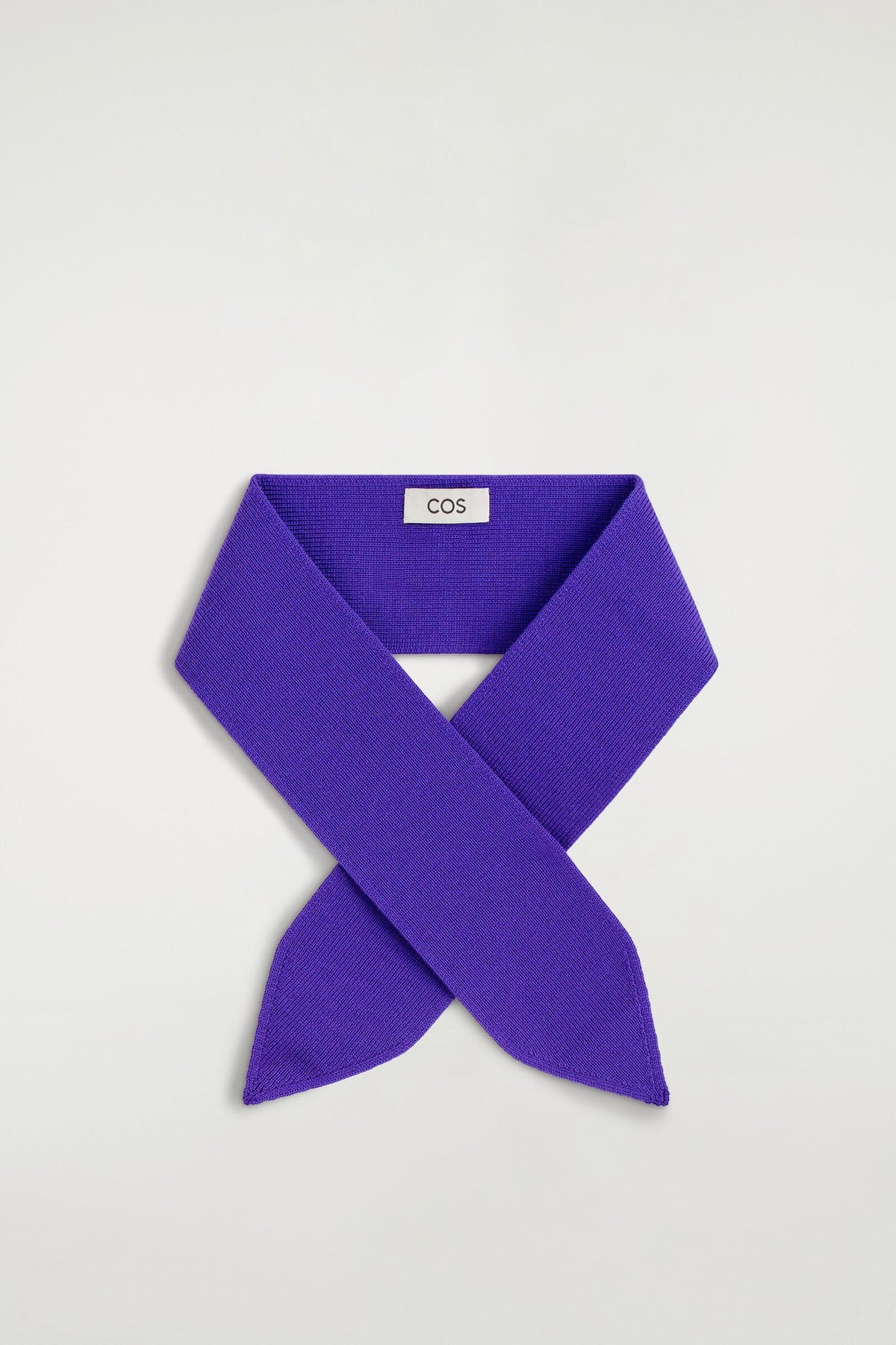 BUFANDA DE CUELLO DE LANA MERINO - MORADO | DescriptiveStillLife