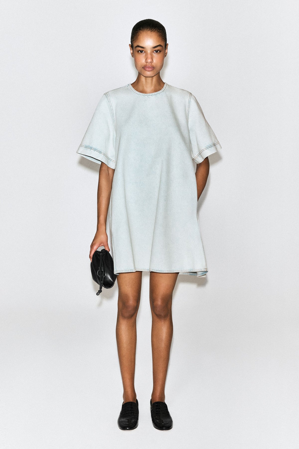 VESTIDO DE MEZCLILLA ACAMPANADO - AZUL CLARO