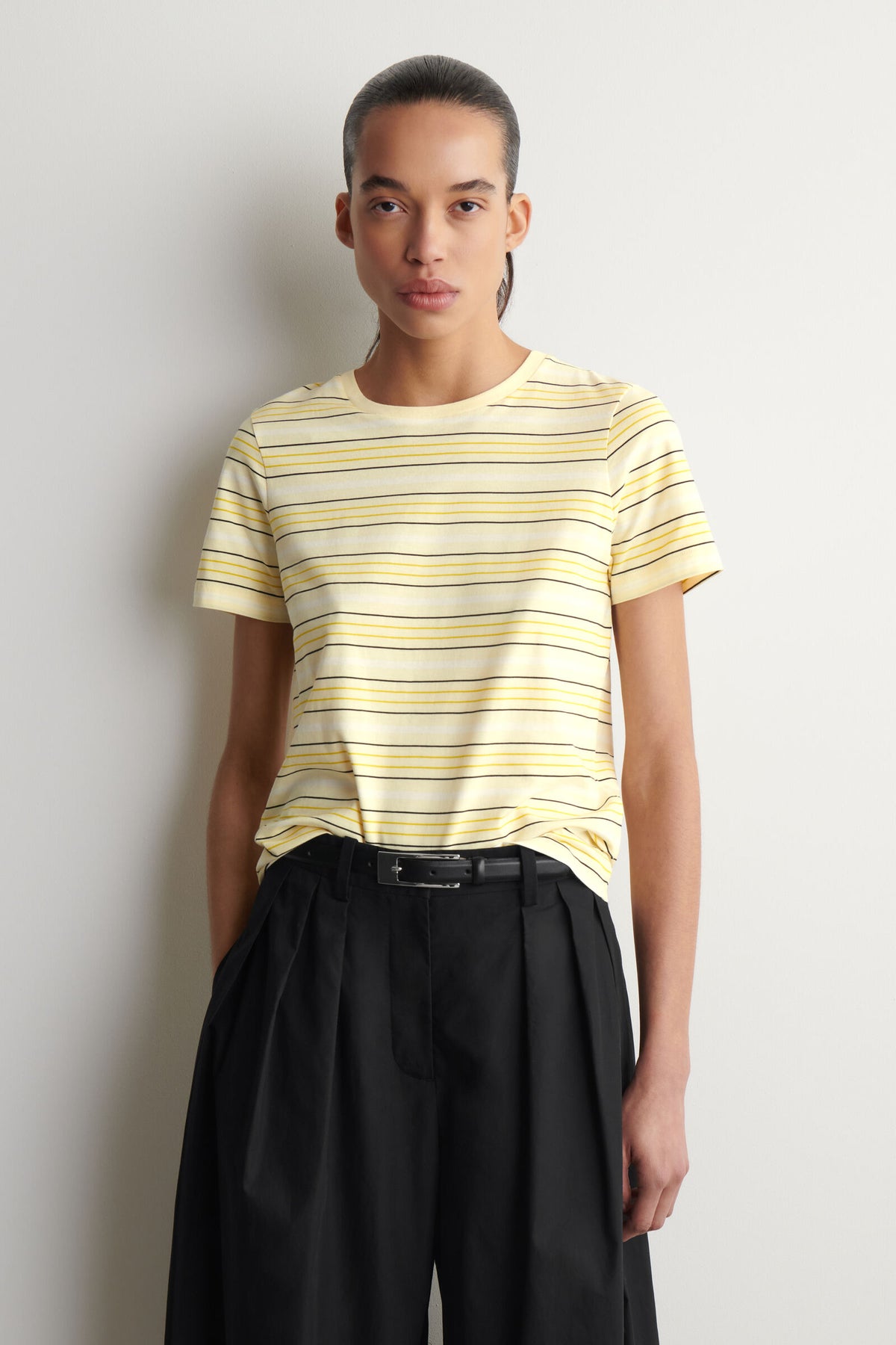 CAMISETA DE ALGODÓN CON CUELLO REDONDO - AMARILLO / BLANCO / RAYAS