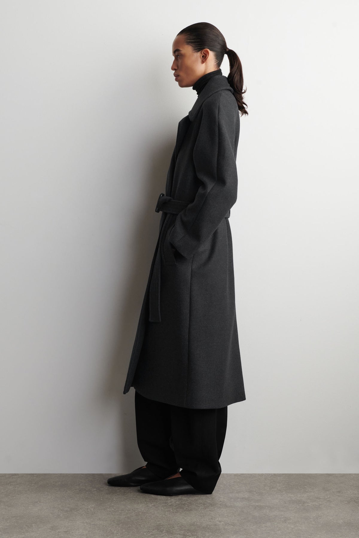 ABRIGO DE LANA SASTRE CON CINTURÓN - CARBÓN - StillMedia/Lookbook