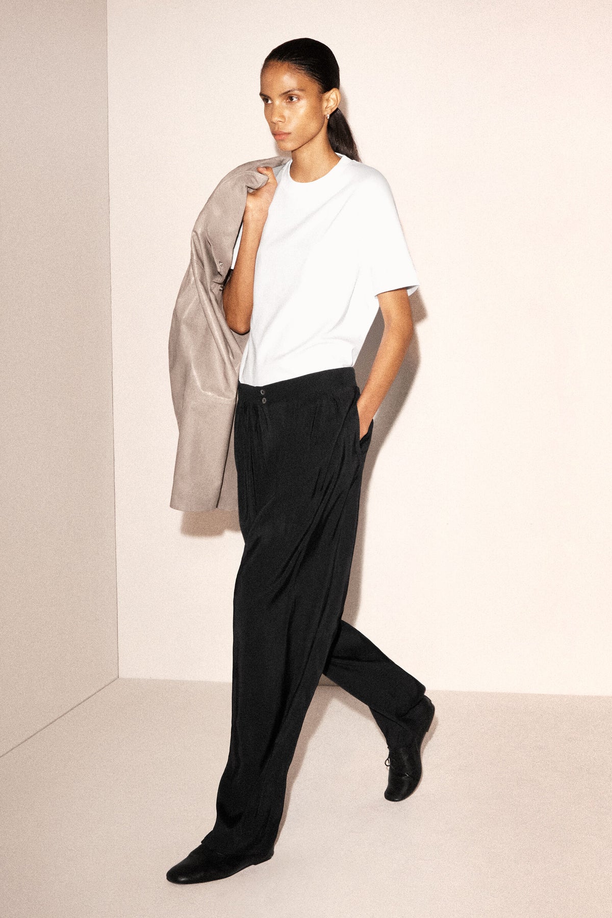 CAMISETA DE CORTE LIMPIO - BLANCO | Lookbook