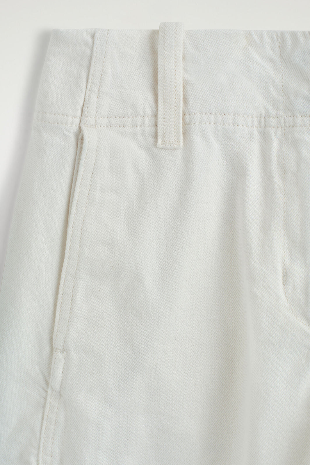 PANTALONES DE MEZCLILLA DE PIERNA BARREL - BLANCO | DescriptiveDetail