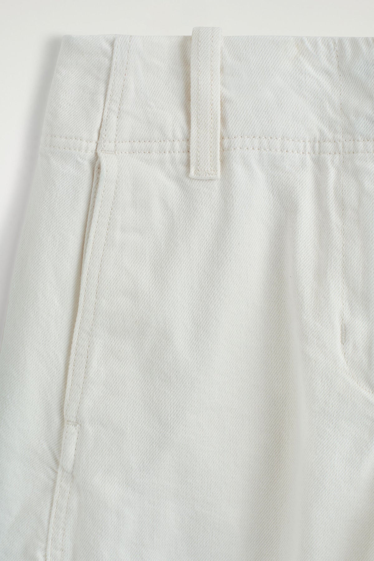 PANTALONES DE MEZCLILLA DE PIERNA BARREL - BLANCO | DescriptiveDetail