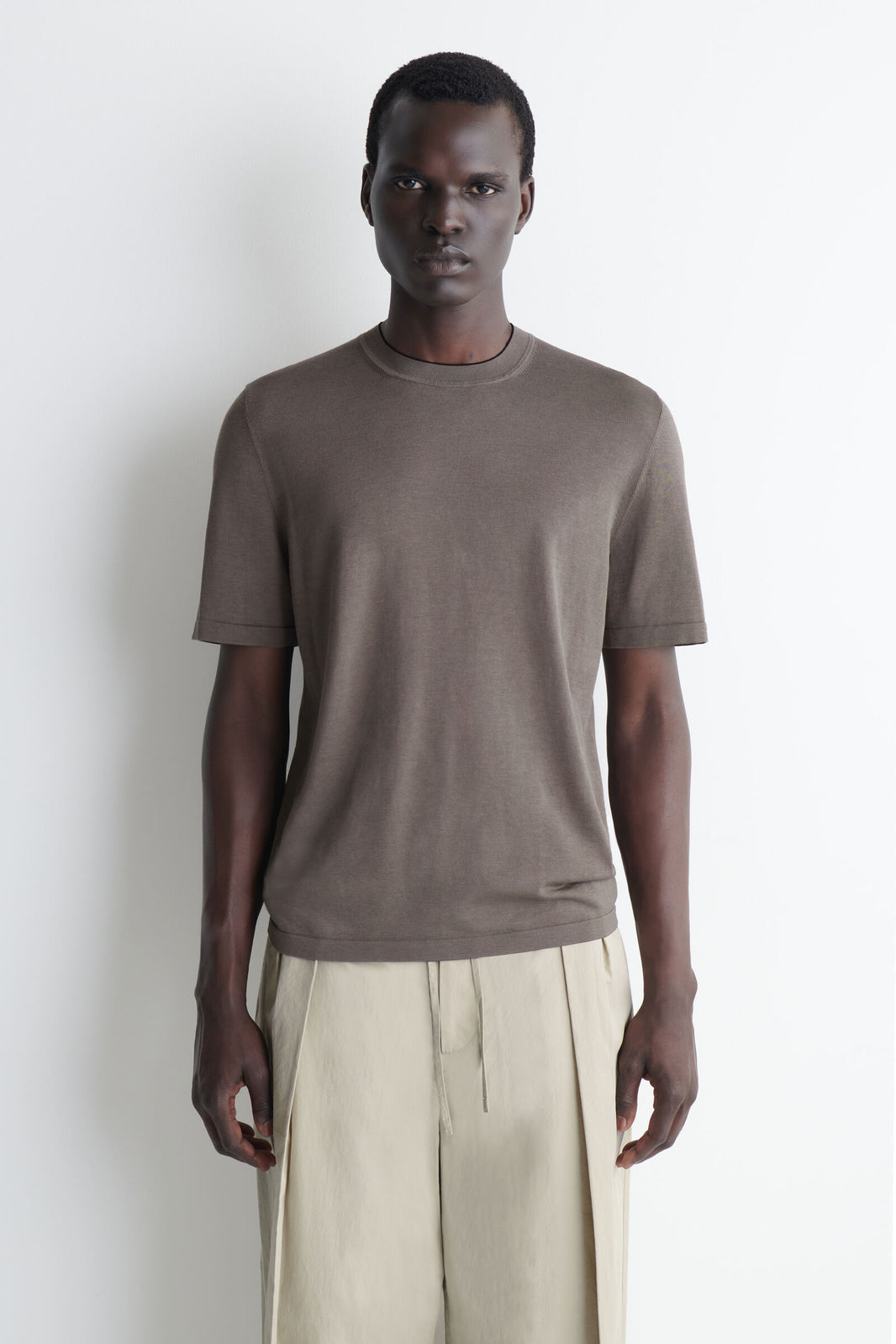 CAMISETA DE ALGODÓN Y SEDA CON PUNTERA EN CONTRASTE - BEIGE