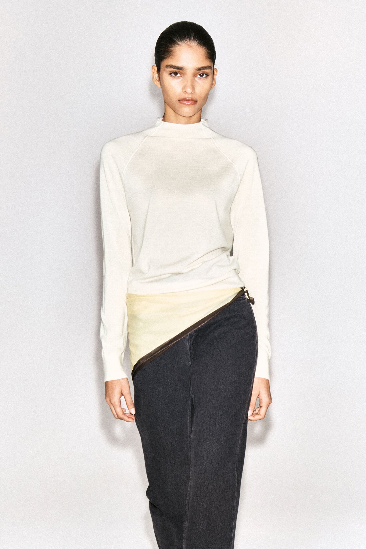 SUÉTER DE MERINO CON CUELLO DE TUBO - MARFIL
