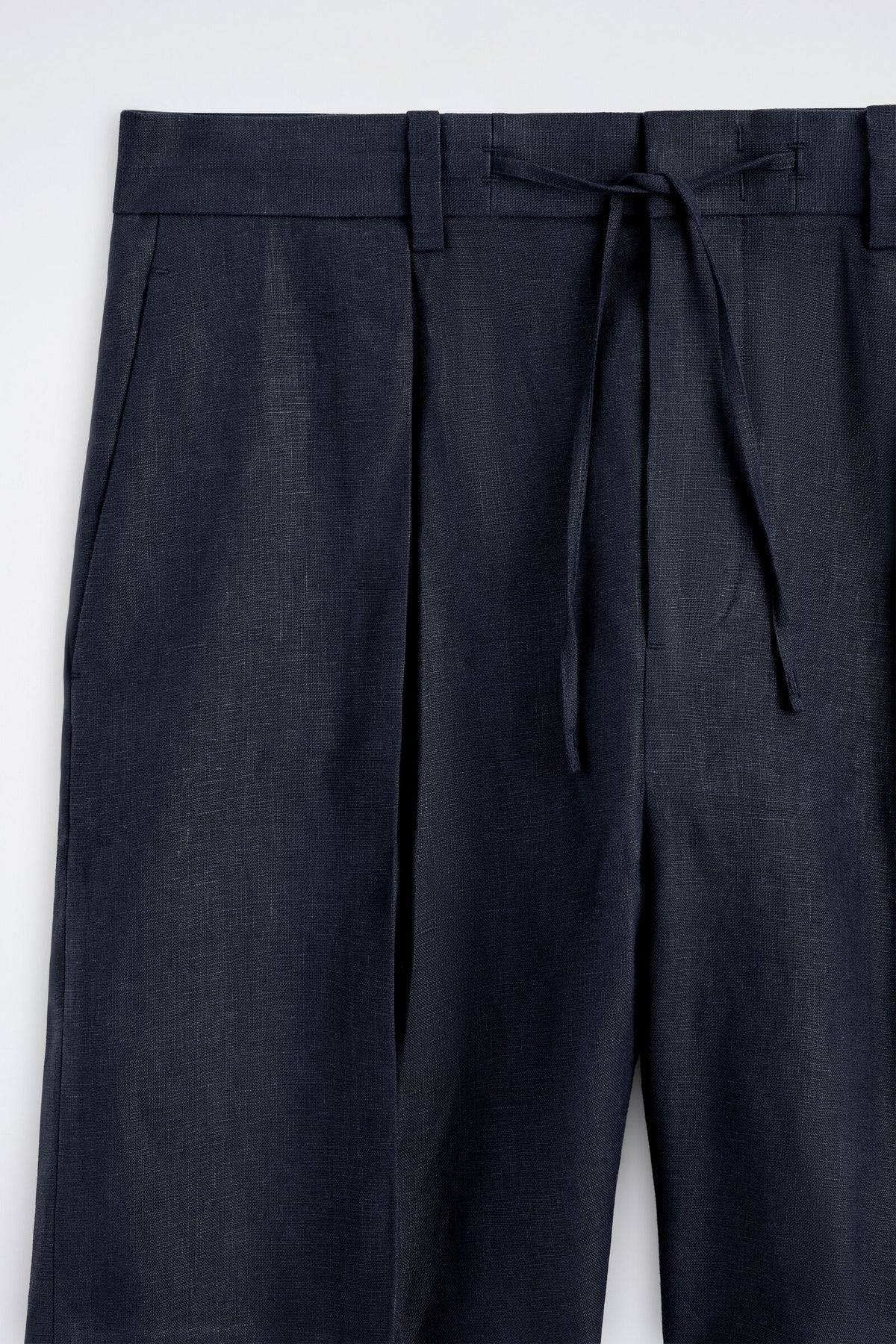 SHORTS DE LINO PLISADO CON CORDÓN - AZUL MARINO - StillMedia/DescriptiveDetail