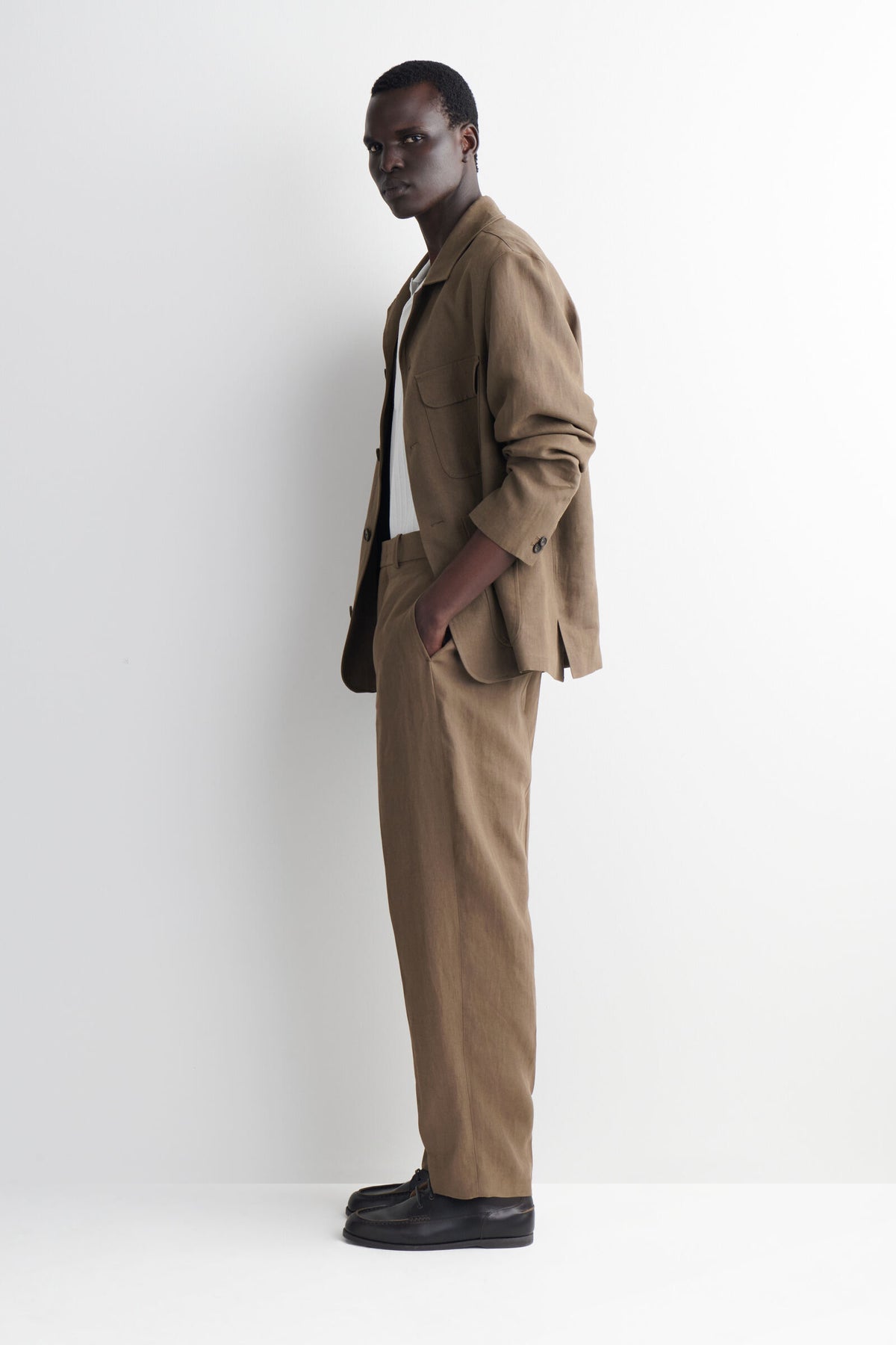 PANTALONES DE LINO CON TALLE RELAJADO Y CORTE CÓNICO - BEIGE