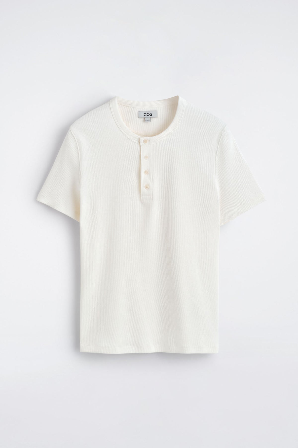 CAMISETA HENLEY ACANALADA AJUSTADA - BLANCO | DescriptiveStillLife
