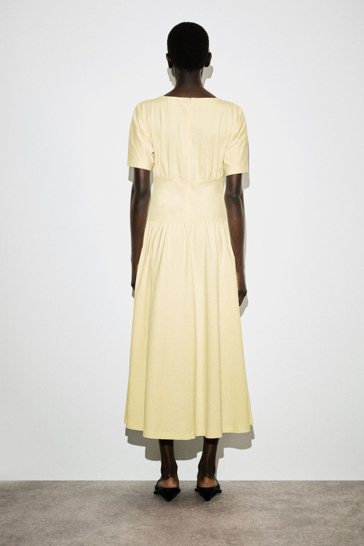 VESTIDO MIDI DE ALGODÓN CON CINTURA - AMARILLO MANTEQUILLA - StillMedia/Lookbook