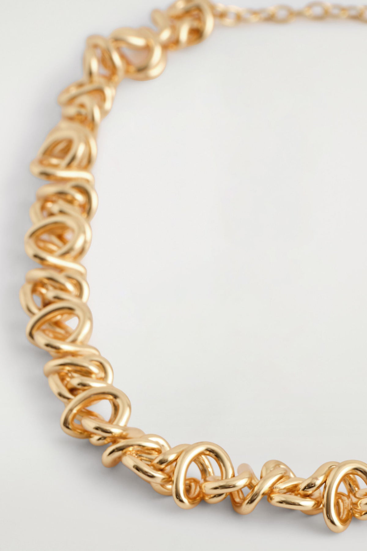 COLLAR DE CADENA ANUDADA - DORADO | DescriptiveDetail