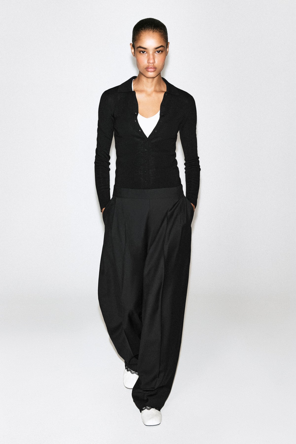 PANTALONES DE LANA TAPERED CON DETALLES DE ENCAJE - NEGRO - StillMedia/Lookbook