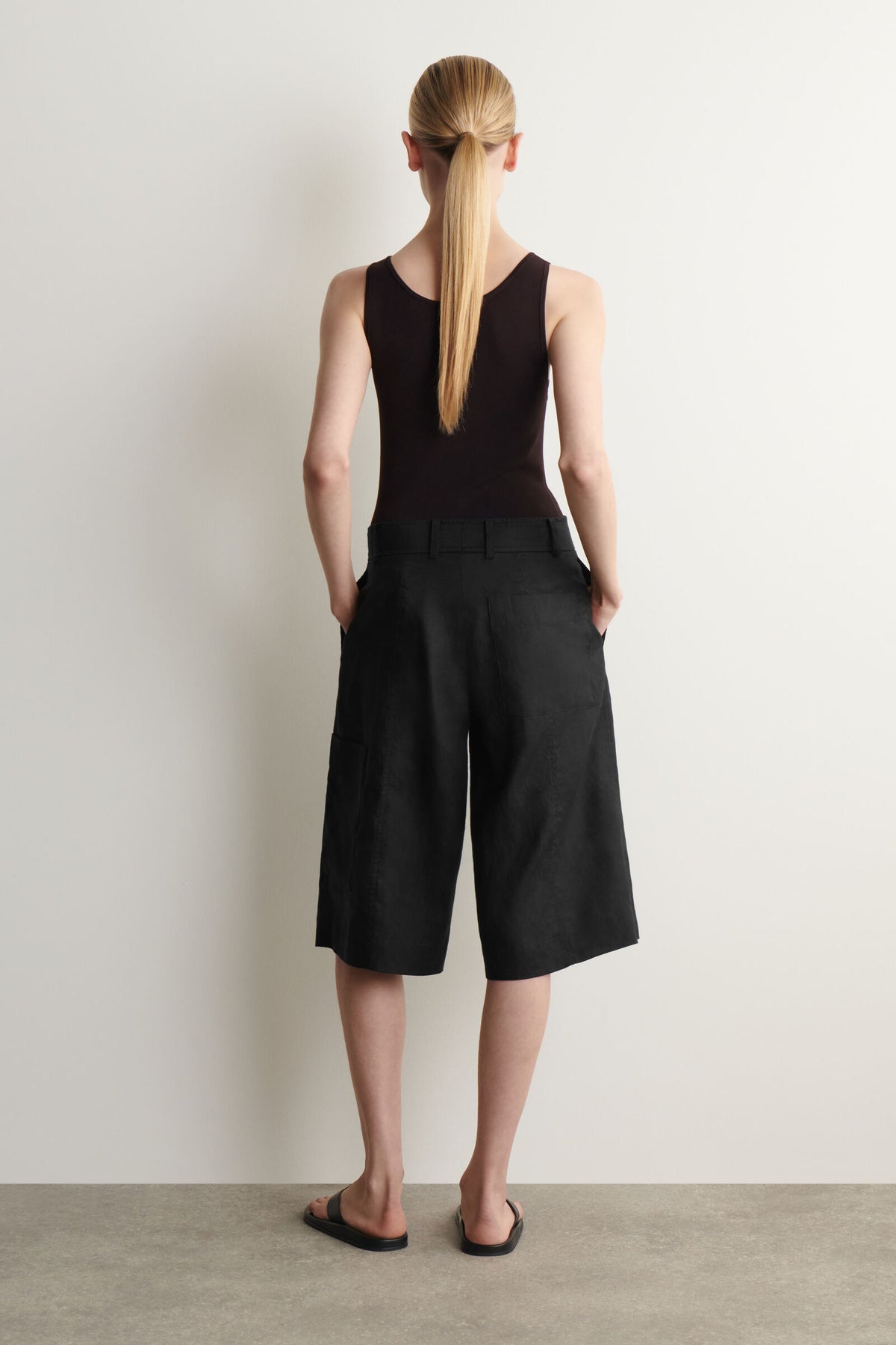 BERMUDAS DE LINO - NEGRO - StillMedia/Lookbook