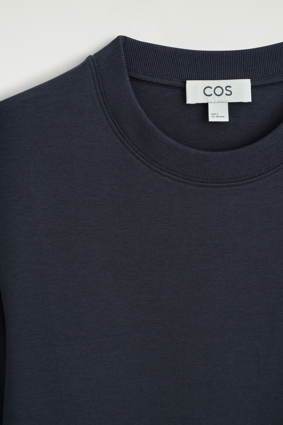 CAMISETA DE MANGA LARGA DE CORTE LIMPIO - AZUL MARINO | DescriptiveDetail
