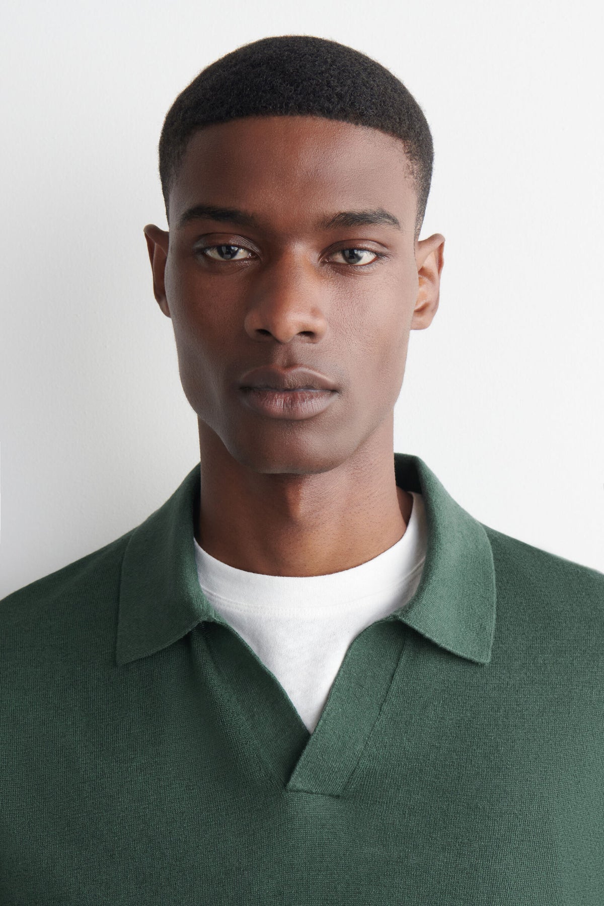 POLO DE LINO TEJIDO - VERDE OSCURO