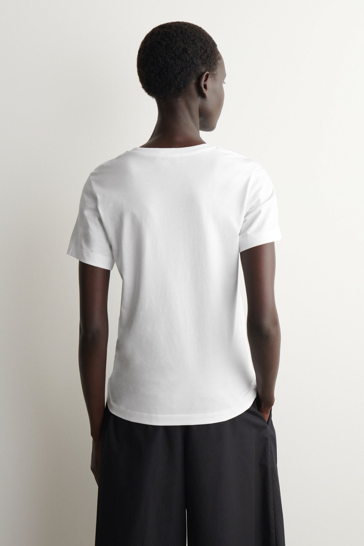 CAMISETA DE ALGODÓN CON CUELLO REDONDO - BLANCO