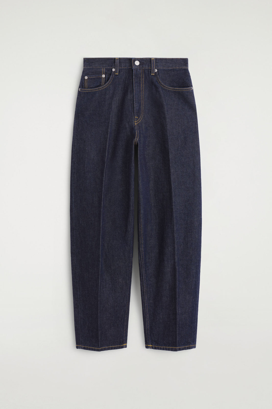 JEANS UMBRA DE PIERNA TAPERED - ÍNDIGO | DescriptiveStillLife