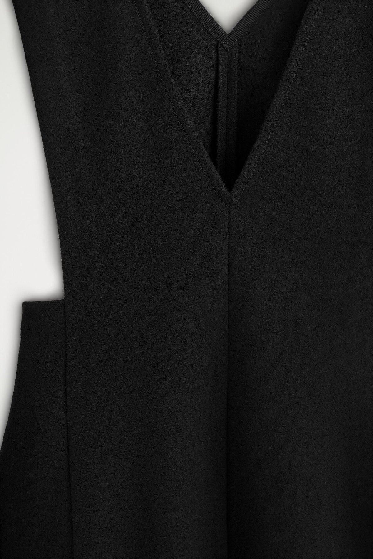 VESTIDO MINI EN MEZCLA DE LANA FIELTRADA - NEGRO | DescriptiveDetail