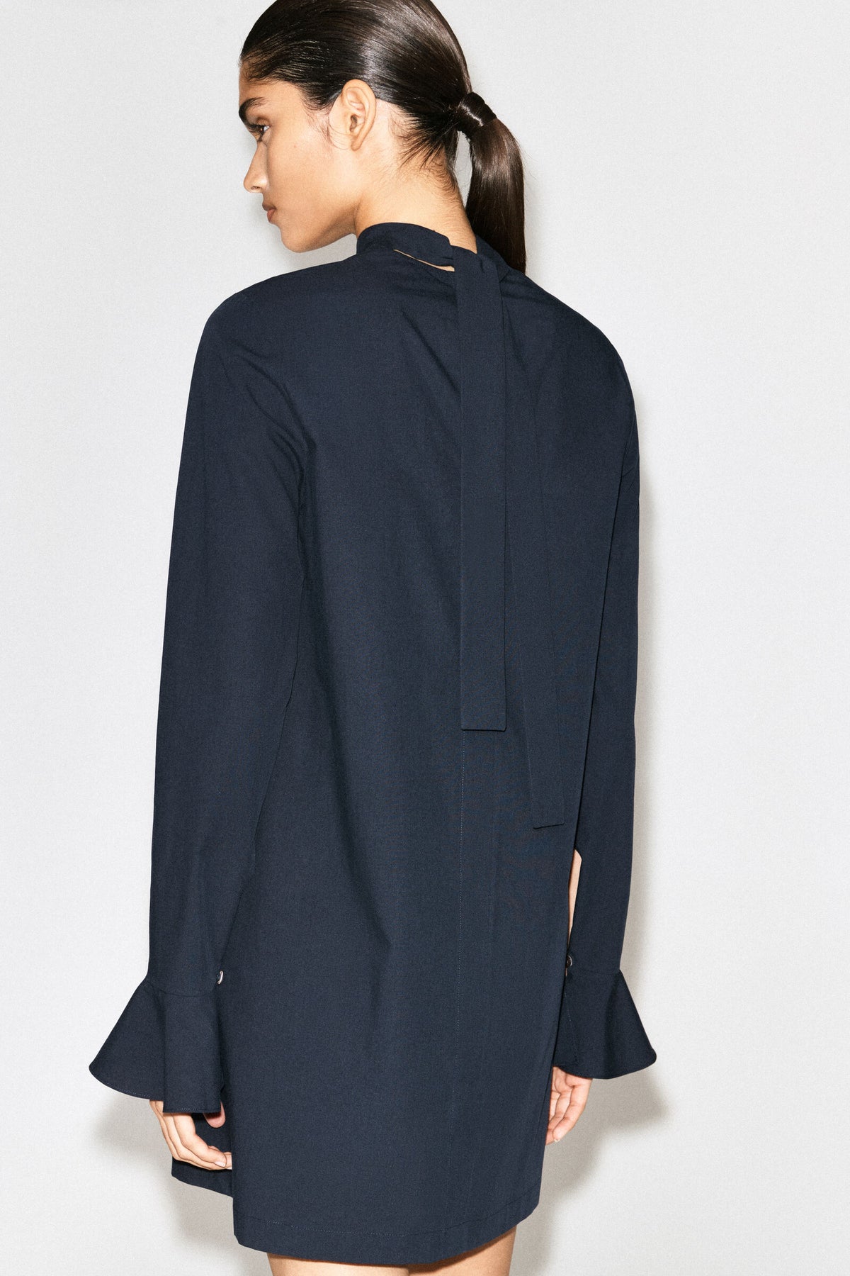 VESTIDO MINI DE ALGODÓN CON PUÑOS ACAMPANADOS - AZUL MARINO