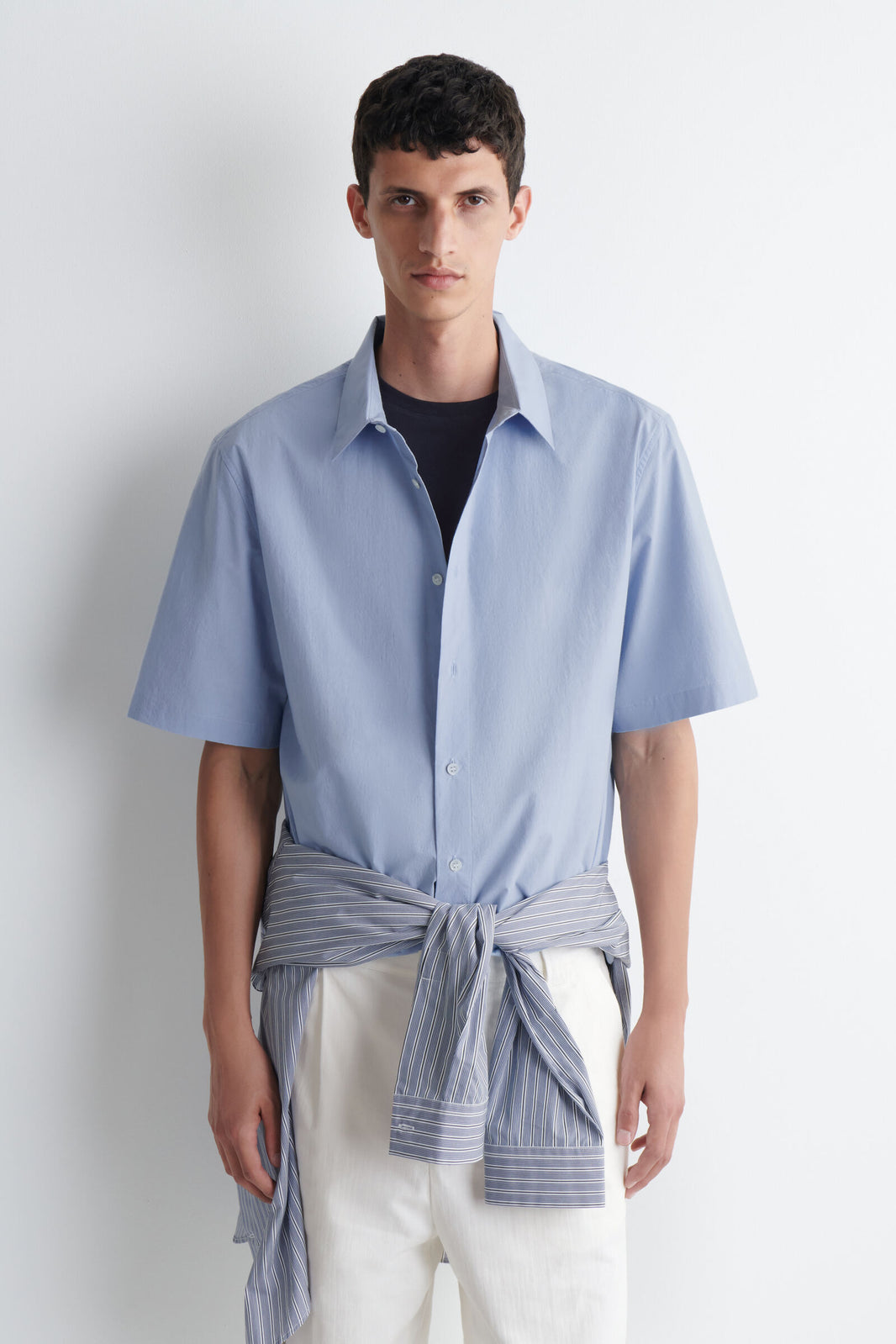 CAMISA DE ALGODÓN RELAJADO DE MANGA CORTA - AZUL CLARO