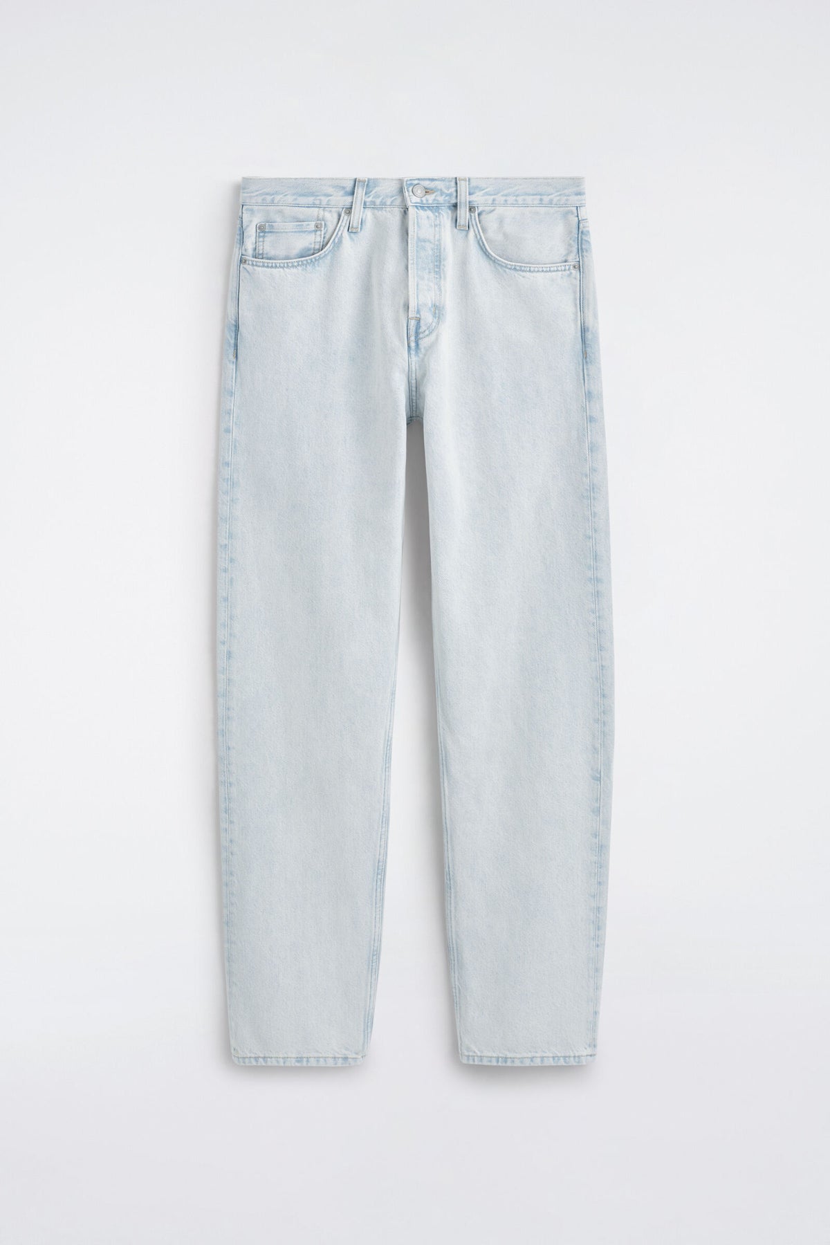 JEANS DE CORTE REGULAR Y PIERNA RECTA DE LA MARCA - AZUL CLARO | DescriptiveStillLife