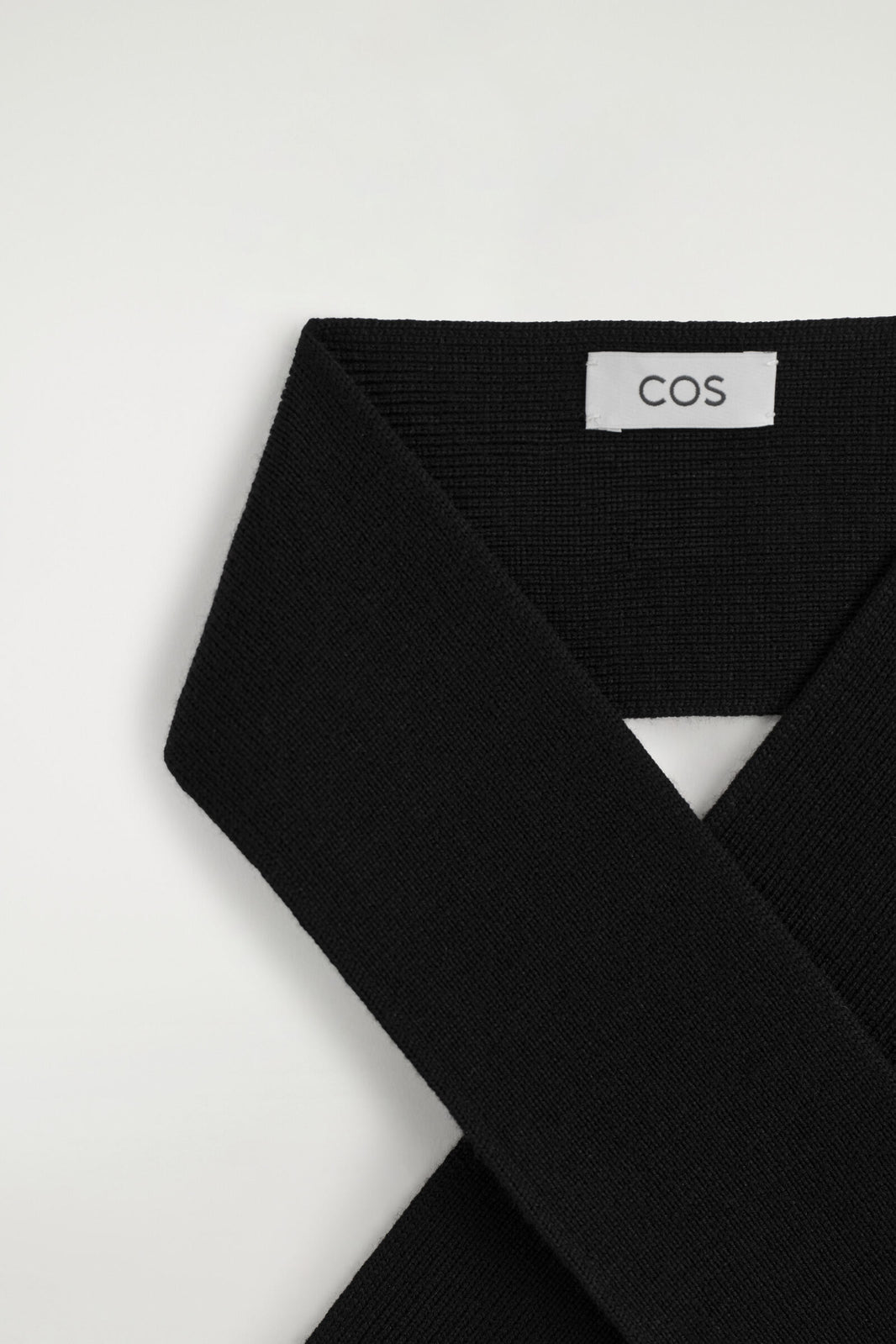 BUFANDA DE CUELLO DE LANA MERINO - NEGRO | DescriptiveDetail