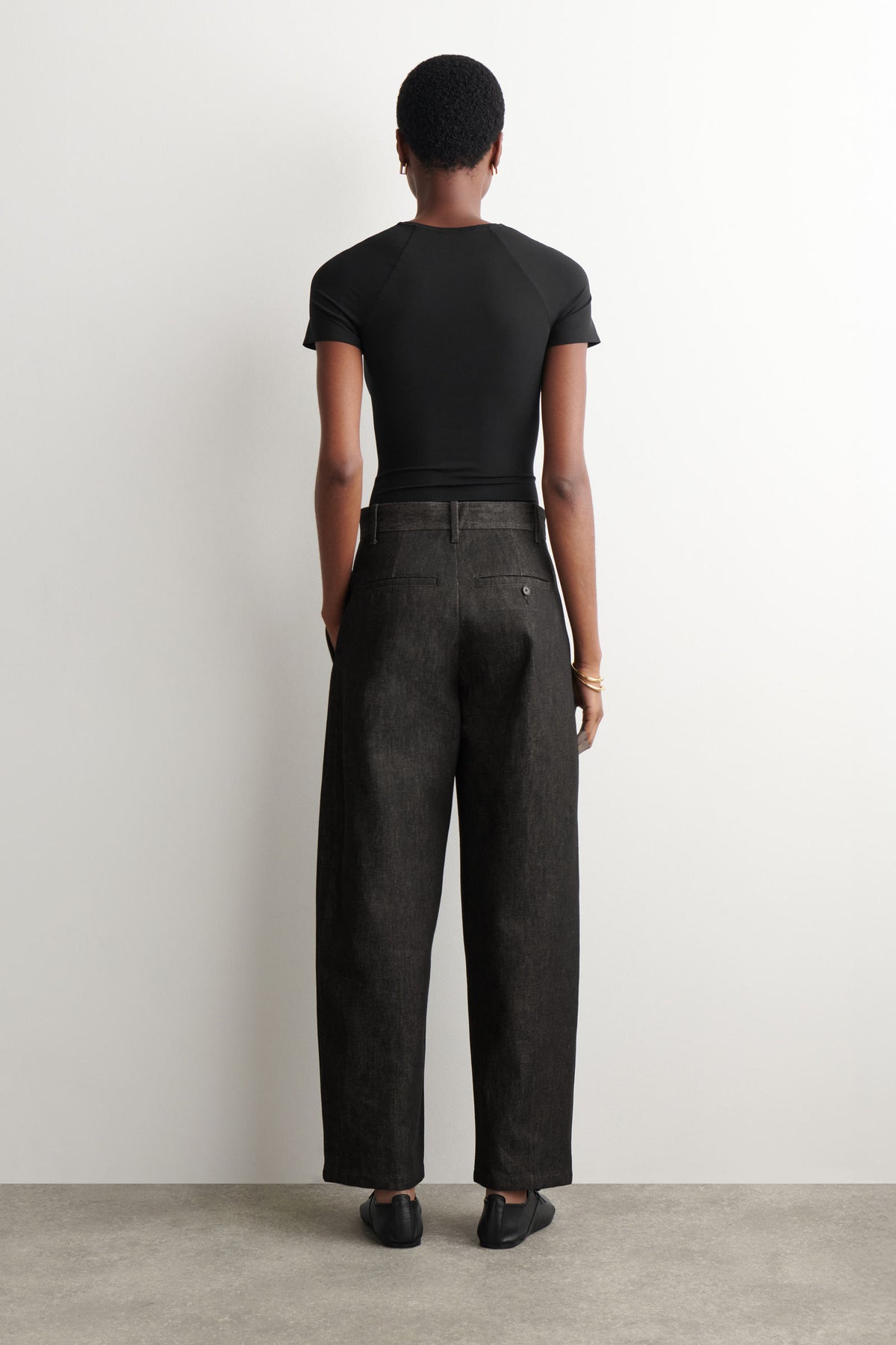 PANTALONES DE MEZCLILLA DE PIERNA ANCHA Y RELAJADA - NEGRO - StillMedia/Lookbook
