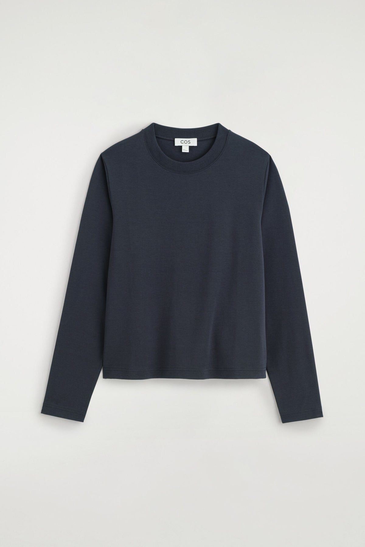 CAMISETA DE MANGA LARGA DE CORTE LIMPIO - AZUL MARINO | DescriptiveStillLife