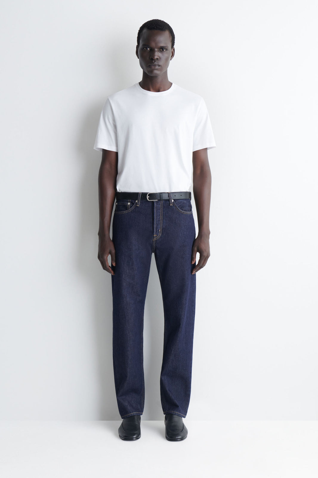 JEANS SIGNATURE DE CORTE REGULAR Y PIERNA RECTA - AZUL OSCURO
