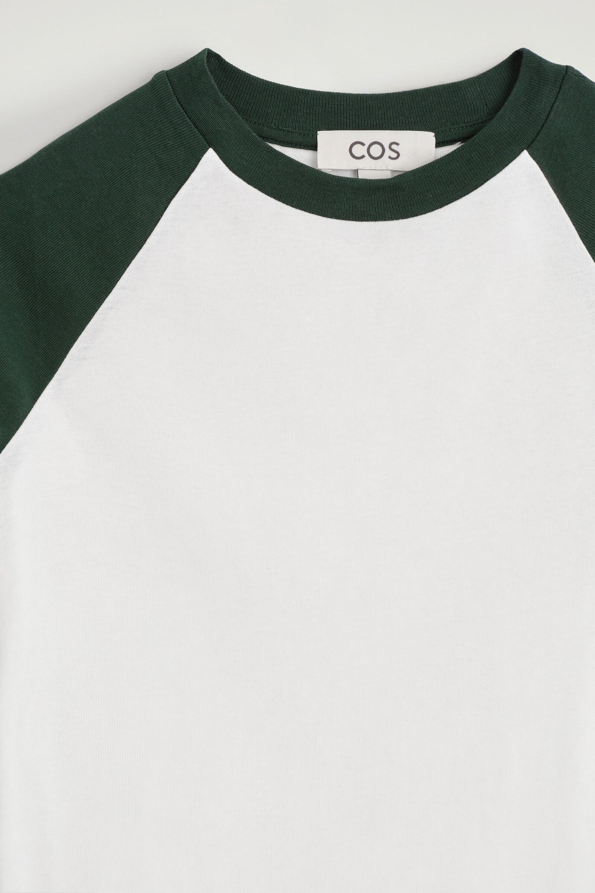 PLAYERA DE ALGODÓN RAGLÁN DE MANGA LARGA - BLANCO / VERDE | DescriptiveDetail