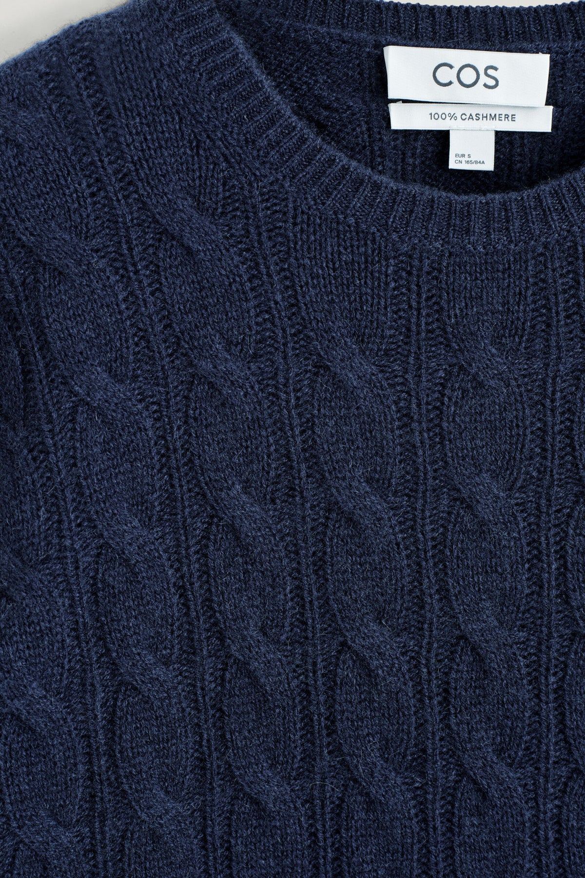SUÉTER DE CASHMERE TEJIDO DE TRENZA - AZUL MARINO | DescriptiveDetail