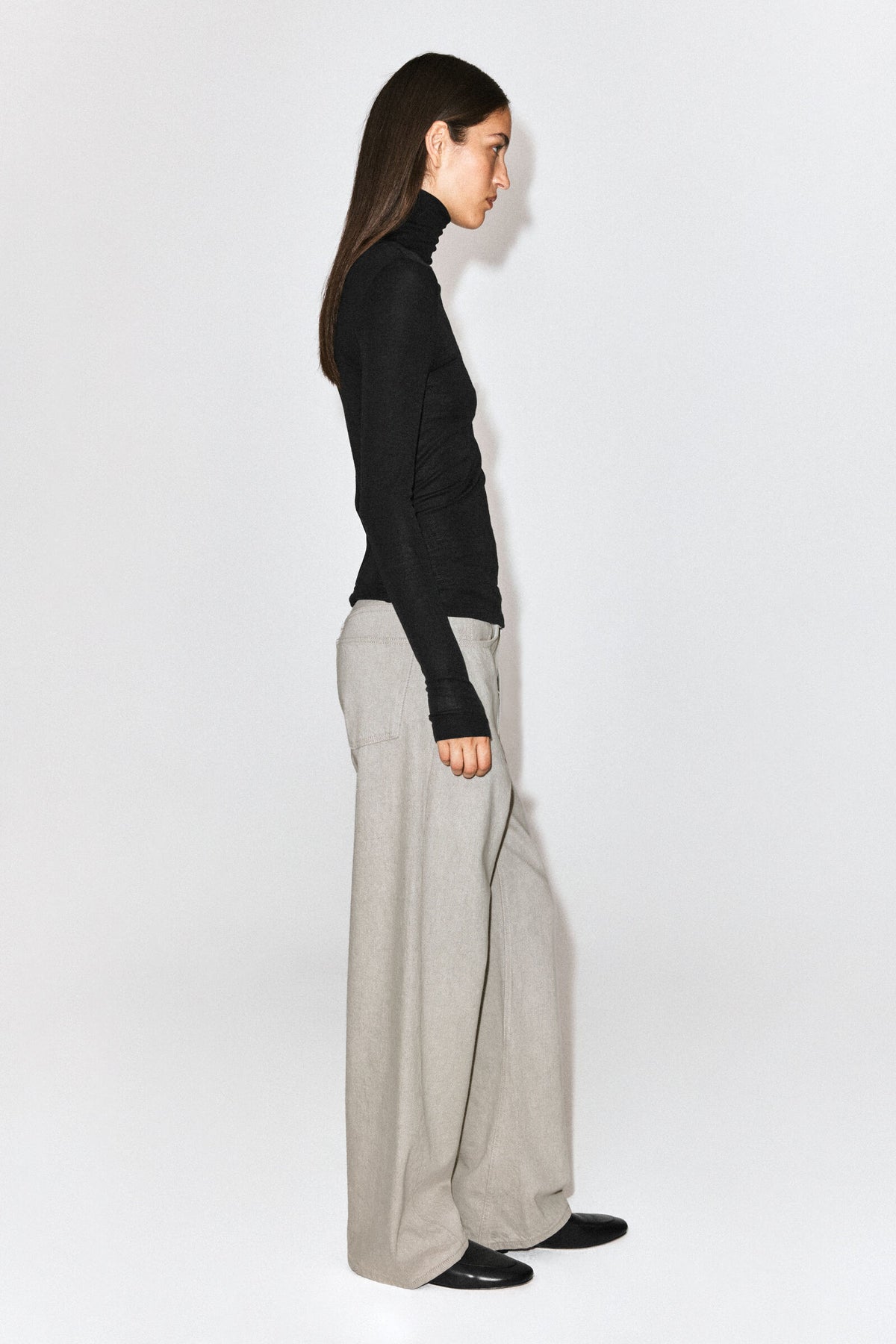 TOP DE CUELLO ALTO DE LANA MERINO - NEGRO