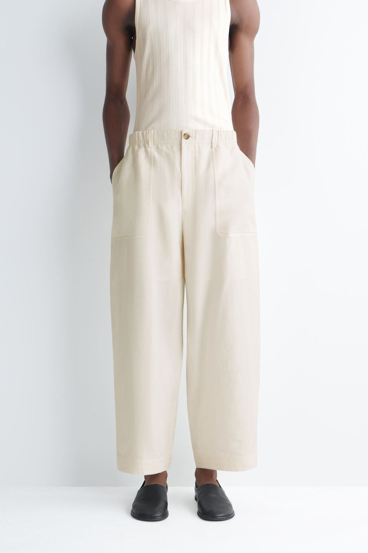 PANTALONES DE LINO DE CORTE RELAJADO Y PIERNA BARREL - BLANCO ROTO