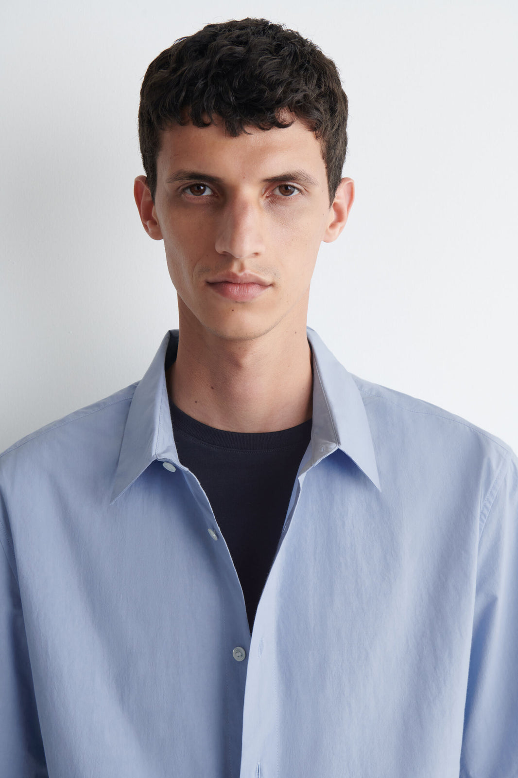 CAMISA DE ALGODÓN RELAJADO DE MANGA CORTA - AZUL CLARO