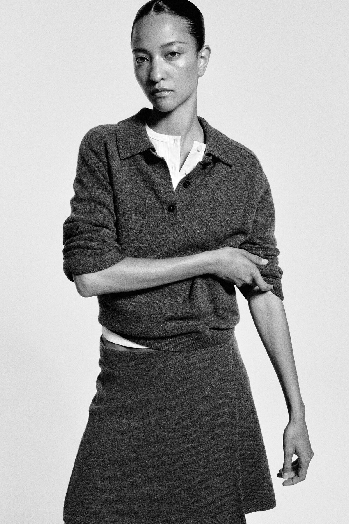 FALDA MINI DE ENVOLVENTE DE LANA MERINO - GRIS MELANGE | Lookbook