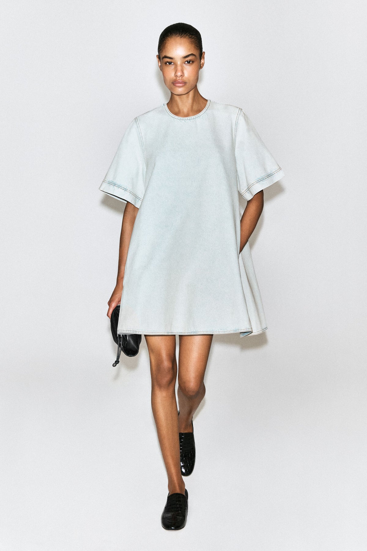 VESTIDO DE MEZCLILLA ACAMPANADO - AZUL CLARO