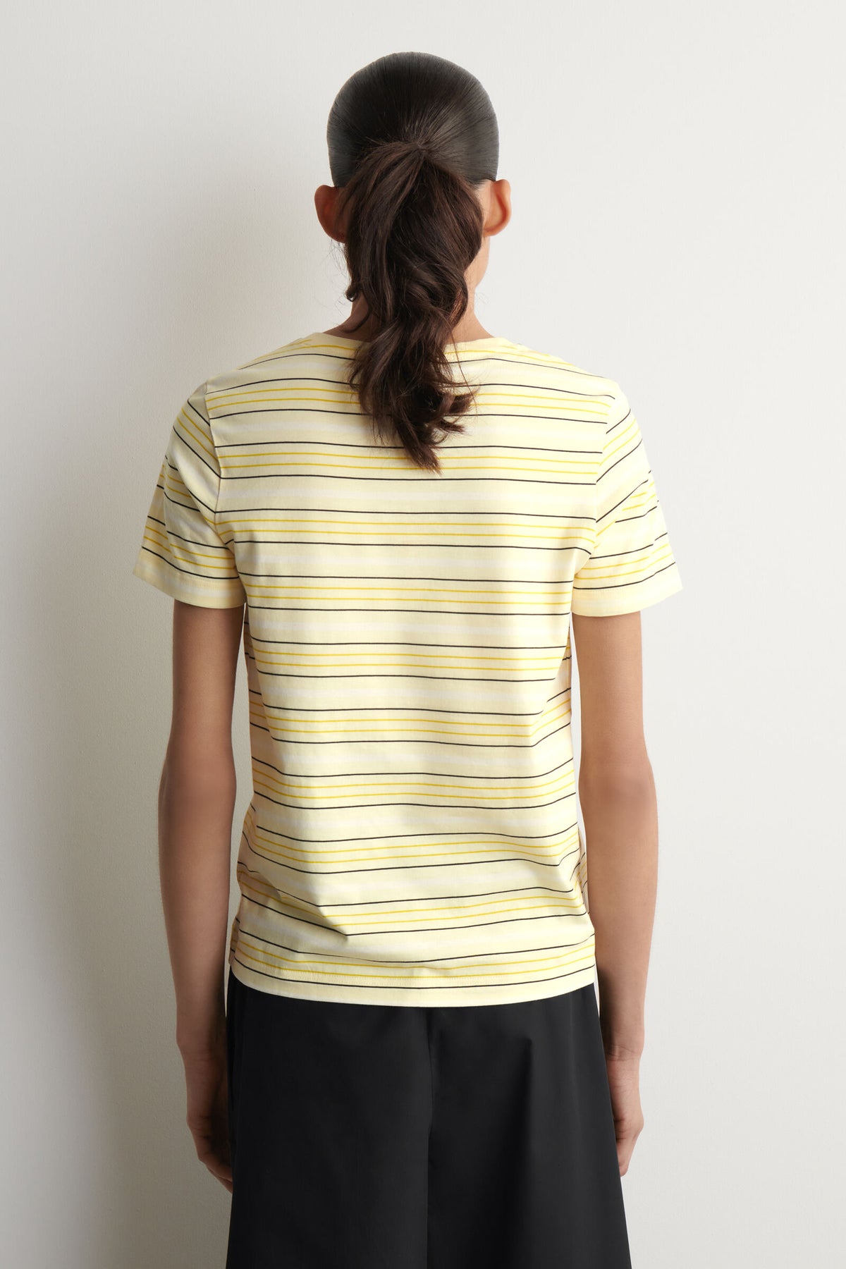 CAMISETA DE ALGODÓN CON CUELLO REDONDO - AMARILLO / BLANCO / RAYAS