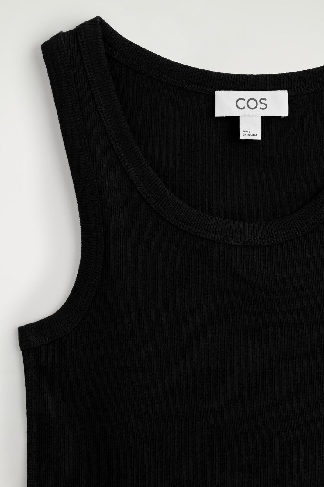 TOP DE ALGODÓN ACANALADO - NEGRO | DescriptiveDetail