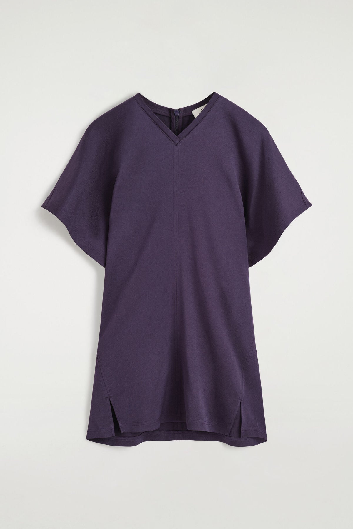BLUSA DE CREPÉ DRAPEADO CON CUELLO EN V - MORADO OSCURO | DescriptiveStillLife