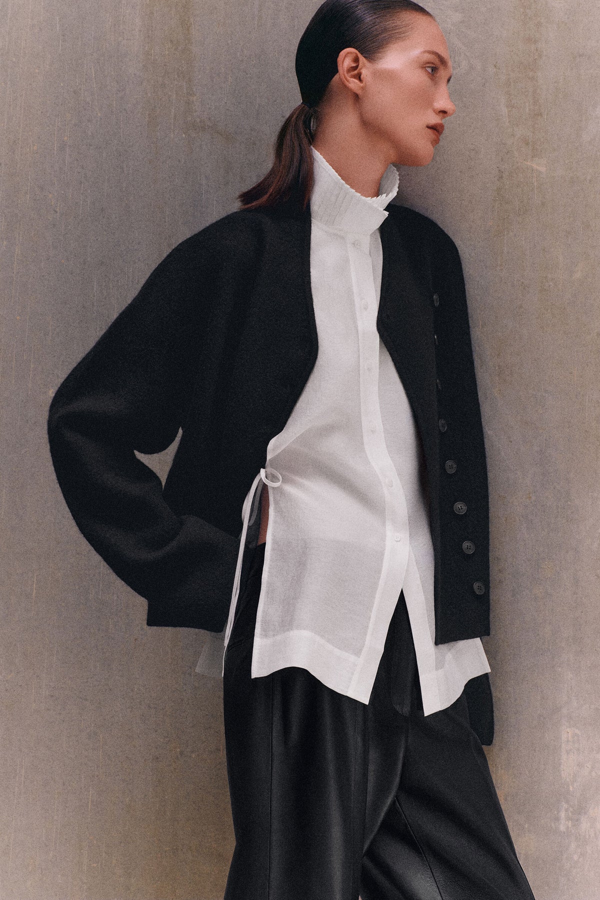 SACO DE UNIFORME DE LANA FIELTRADA - NEGRO | Lookbook