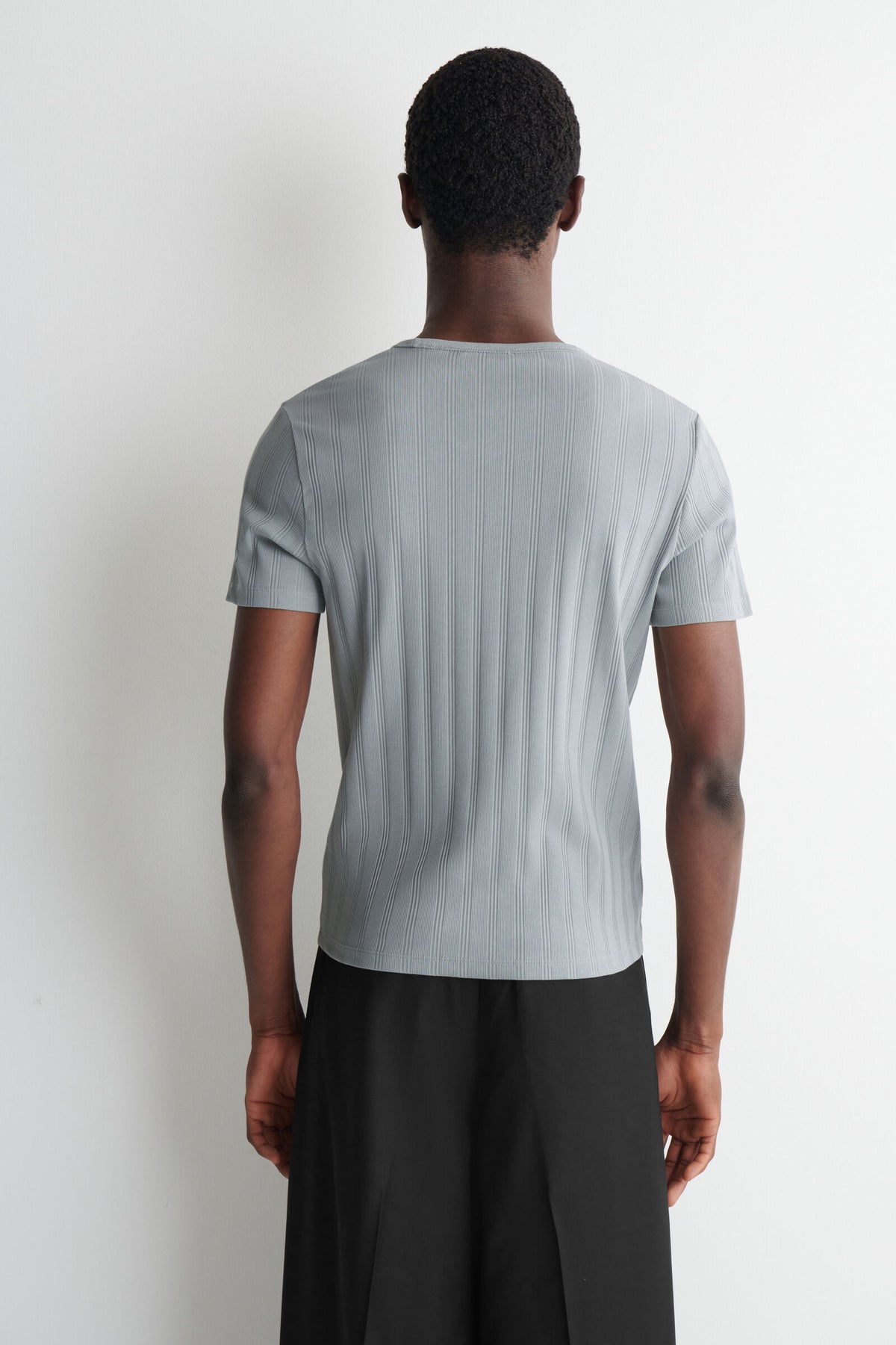 CAMISETA DE ALGODÓN ACANALADA DE AJUSTE SLIM - GRIS
