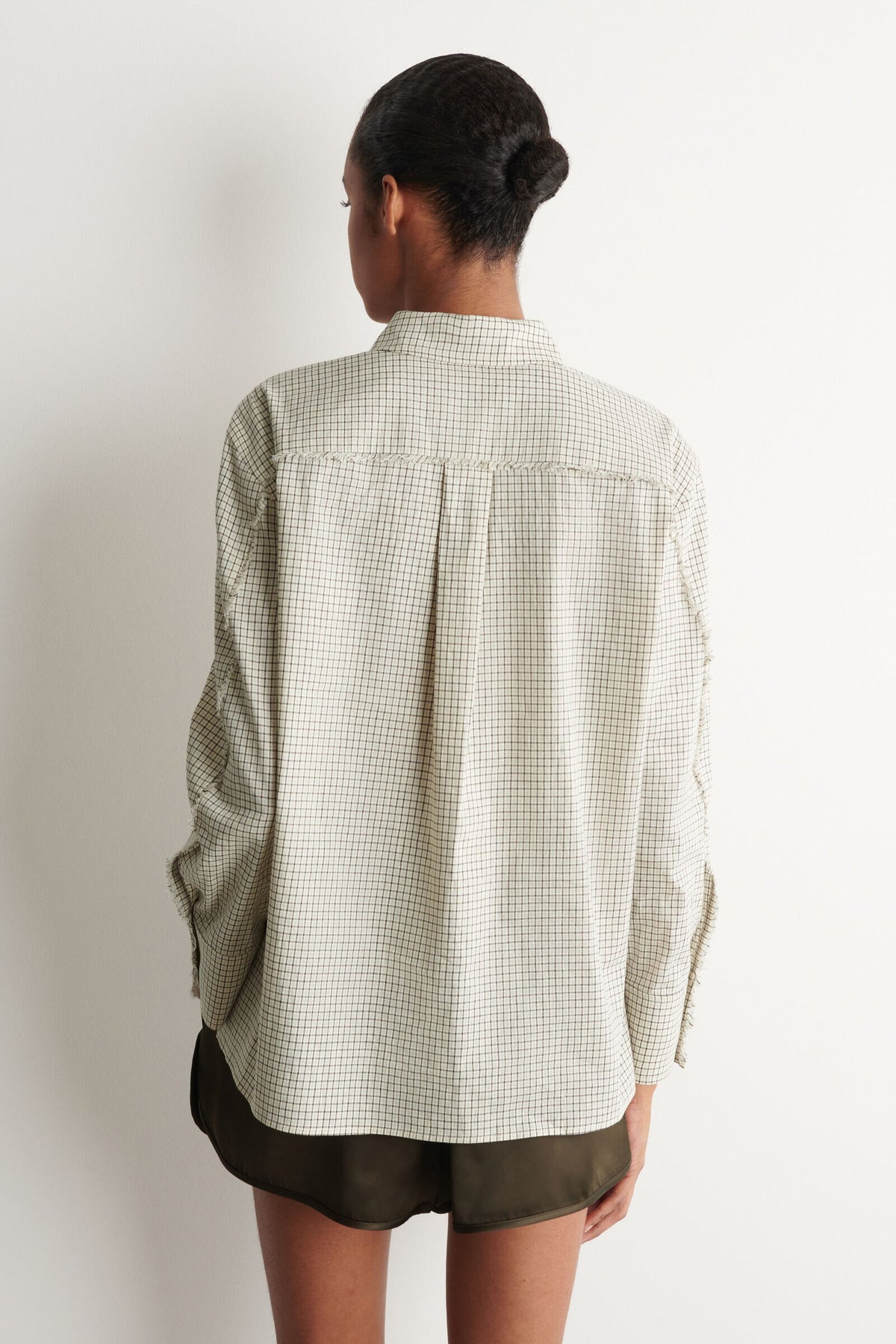 CAMISA DE LINO Y ALGODÓN A CUADROS CON FLECOS - BEIGE / CUADROS