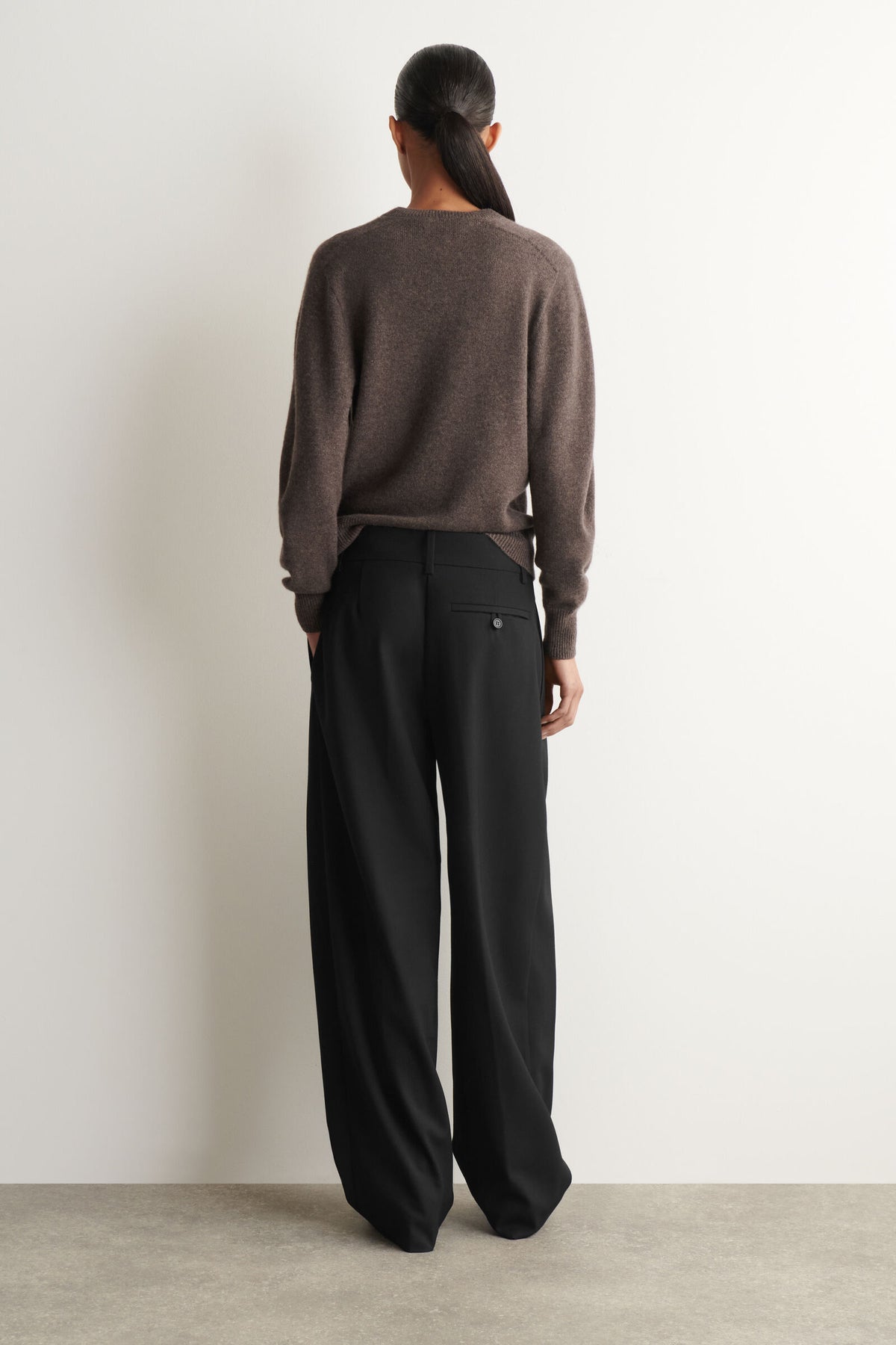 PANTALONES DE MEZCLA DE LANA PLISADOS Y DE CORTE RECTO - NEGRO