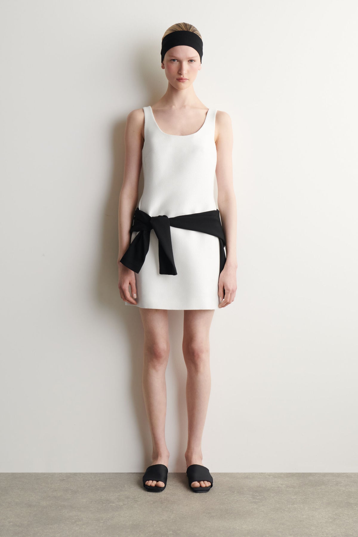 VESTIDO MINI ESCULTÓRICO TEXTURIZADO - BLANCO